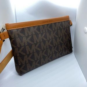 Small Michael Kors wallet fanny pack